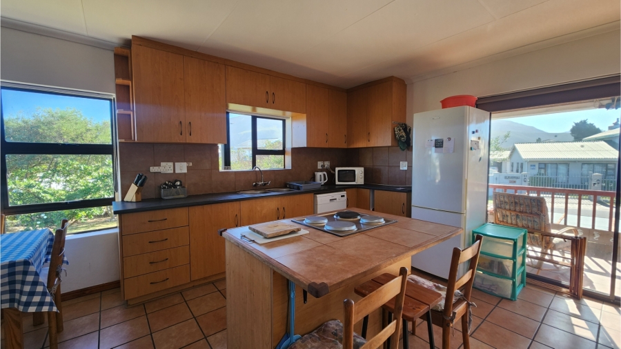 2 Bedroom Property for Sale in Sandbaai Western Cape